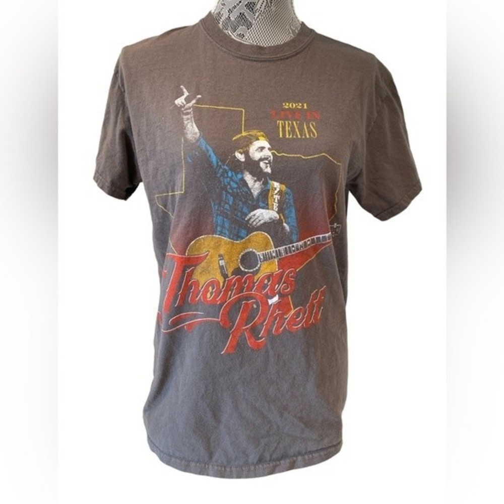 Thomas Rhett Brown Graphic Tee